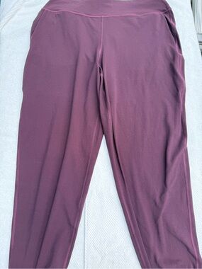 Plum lululemon High-Waisted align joggers - worn once size 12 like new